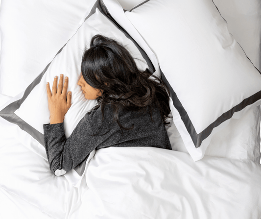 Warum die Wahl des richtigen Bettmaterials entscheidend für Ihren Schlaf ist - Jumel Home